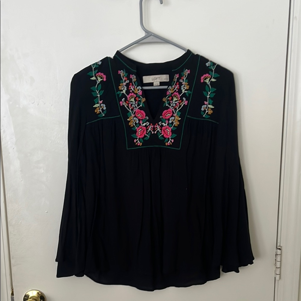 LOFT Black Floral Embroidered Women's Top